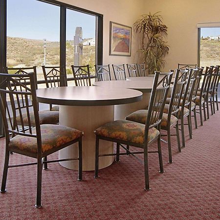 Days Inn By Wyndham Globe Esterno foto